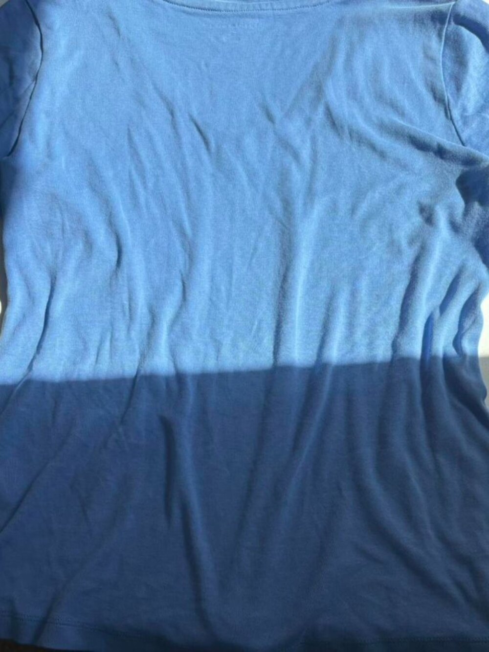 ✨ Tommy Hilfiger Light Blue V-Neck Tee ✨ - Picture 3 of 3
